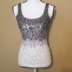 Rue 21 black & White tank top (Size M)